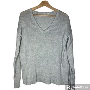 GAP BABY BLUE V-NECK SWEATER SIZE LARGE